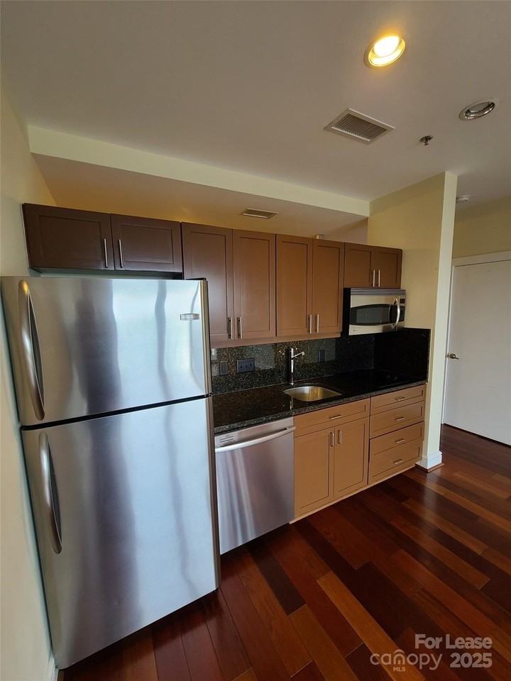 333 W Trade St #2201 - Photo 7 of 10