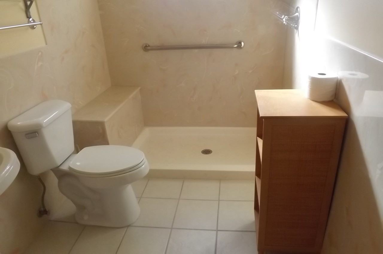 1344 99th Ave - Photo 3 of 3