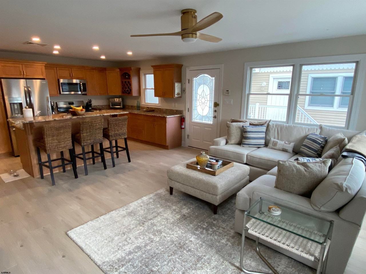 115 N Washington Ave #2 - Photo 2 of 36