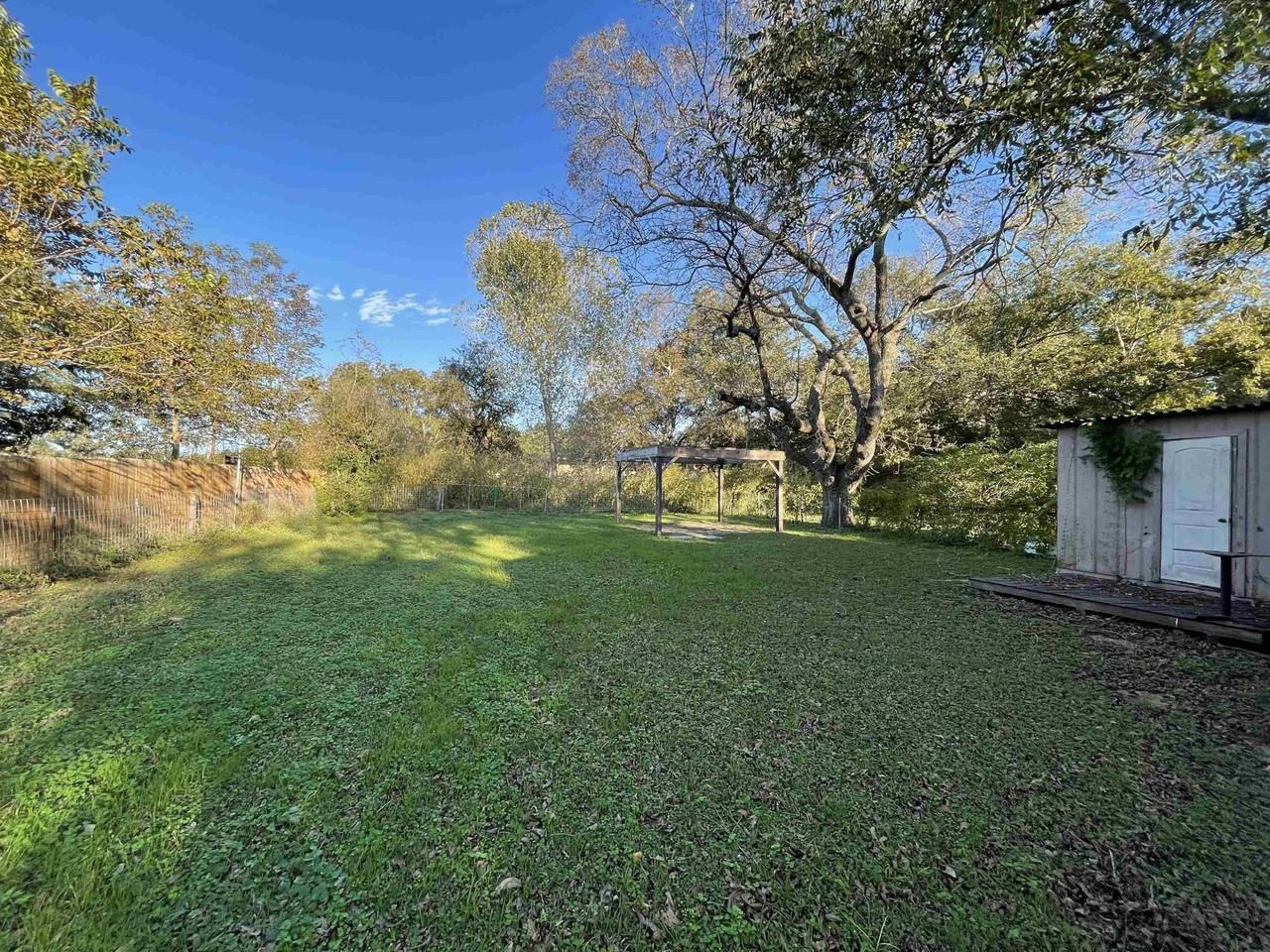 203 S Rhomberg St - Photo 7 of 7