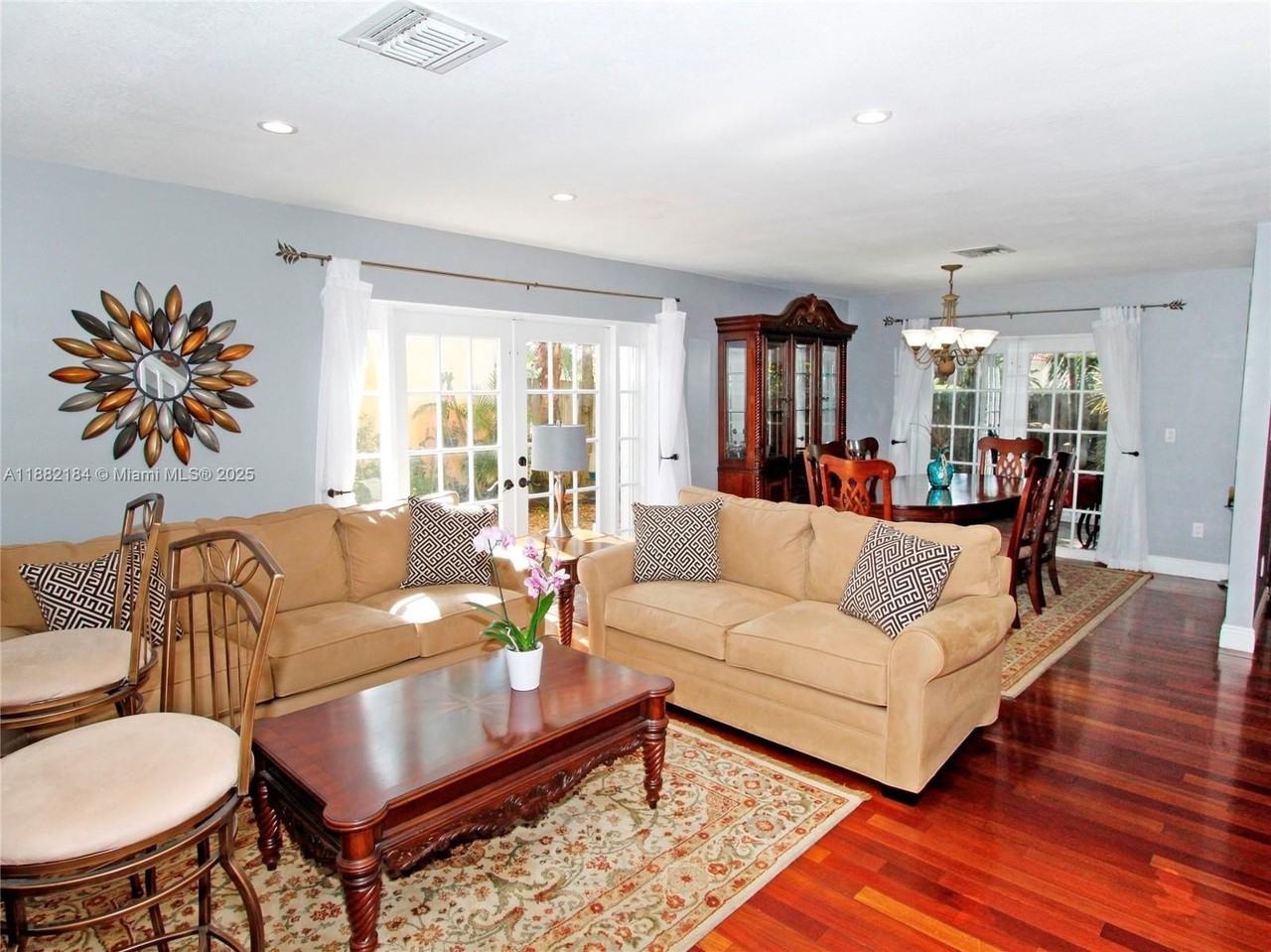 21453 Sw 91st Ave - Photo 2 of 37