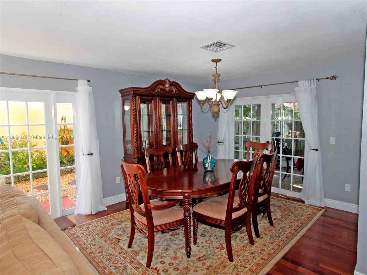 21453 Sw 91st Ave - Photo 6 of 37