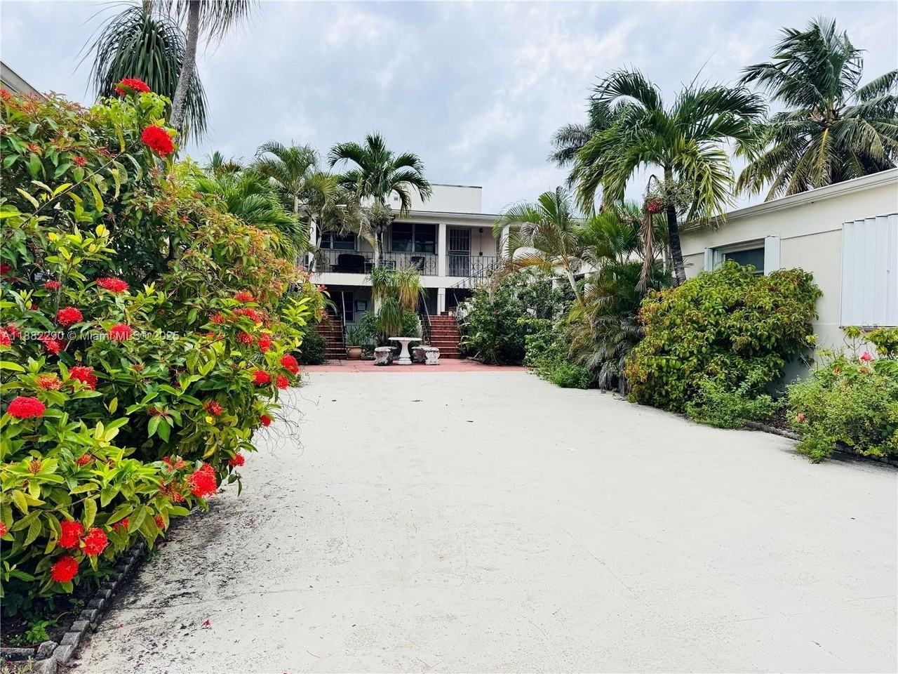 756 N 17th Ave #12 - Photo 2 of 10