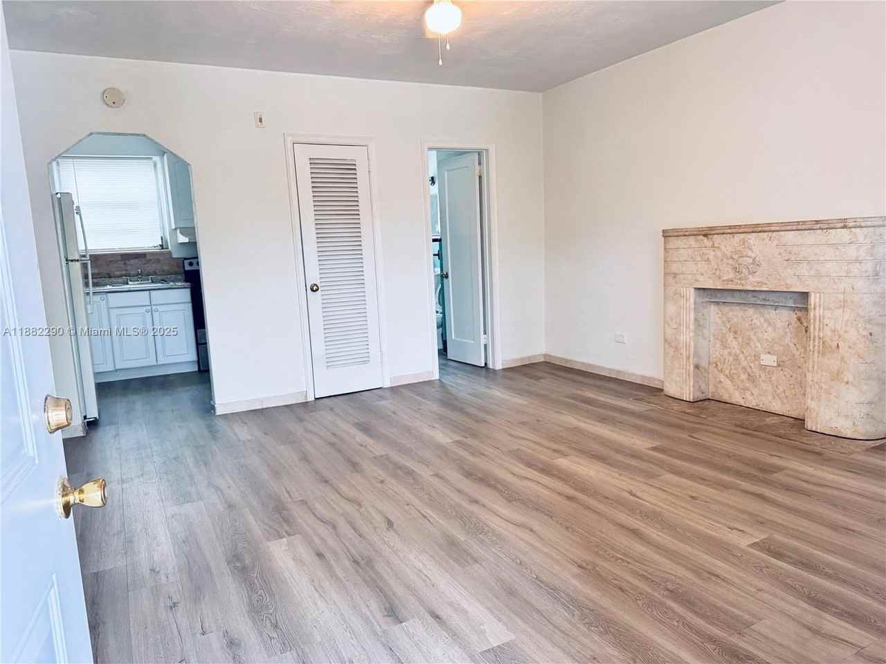 756 N 17th Ave #12 - Photo 4 of 10