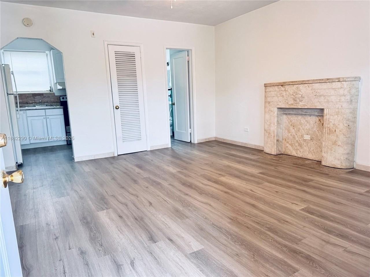 756 N 17th Ave #12 - Photo 5 of 10