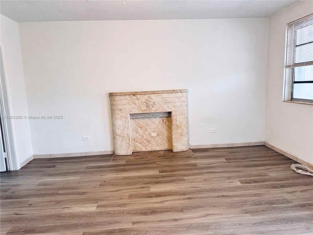 756 N 17th Ave #12 - Photo 6 of 10