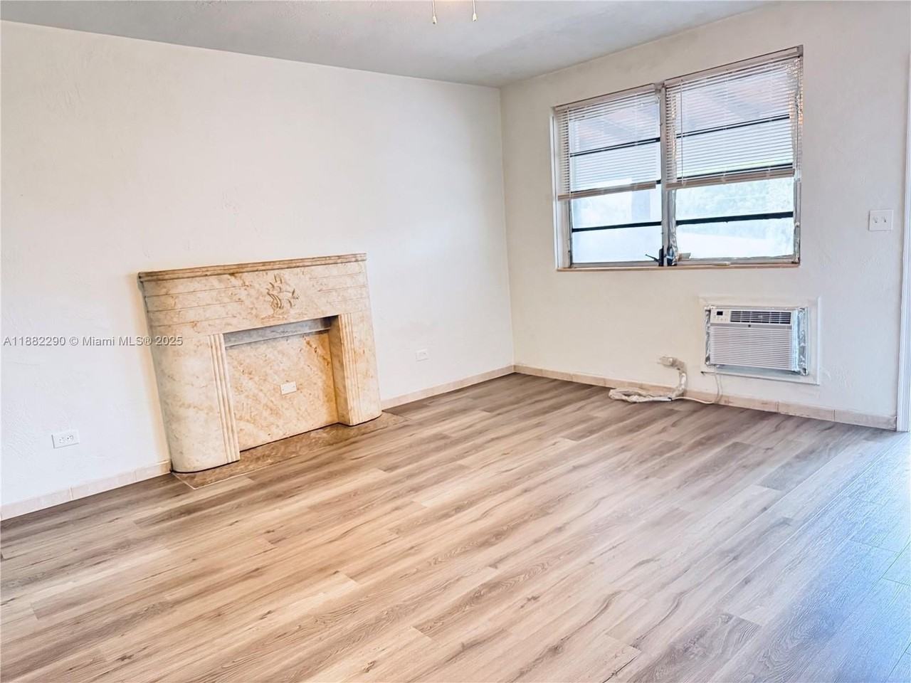 756 N 17th Ave #12 - Photo 7 of 10