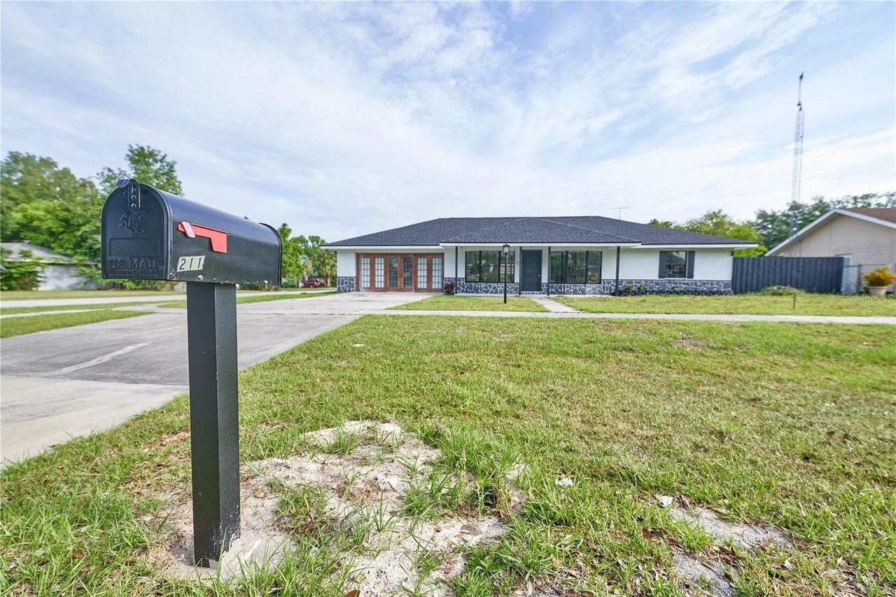 211 Marion Oaks Ln - Photo 5 of 25