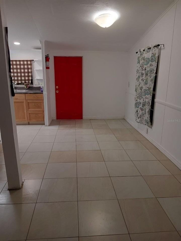 928 Nw 111th Ct - Photo 3 of 11