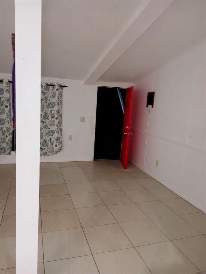 928 Nw 111th Ct - Photo 4 of 11