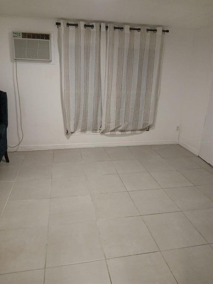 928 Nw 111th Ct - Photo 6 of 11