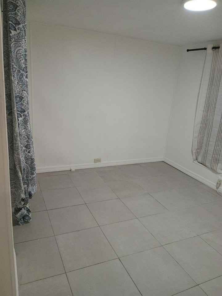 928 Nw 111th Ct - Photo 7 of 11