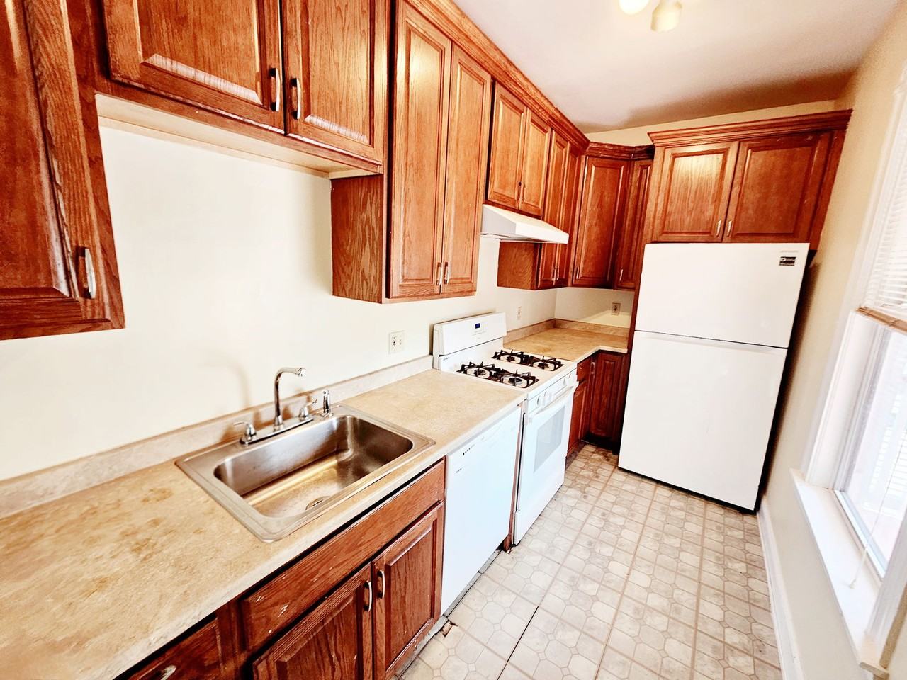 243 Callender St #2 - Photo 5 of 8