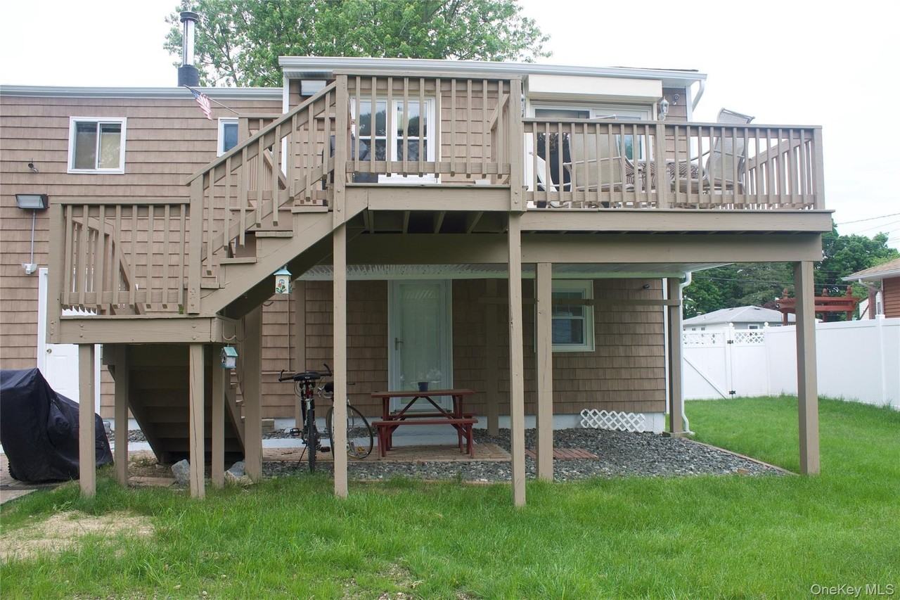 1069 Callahan St - Photo 6 of 15