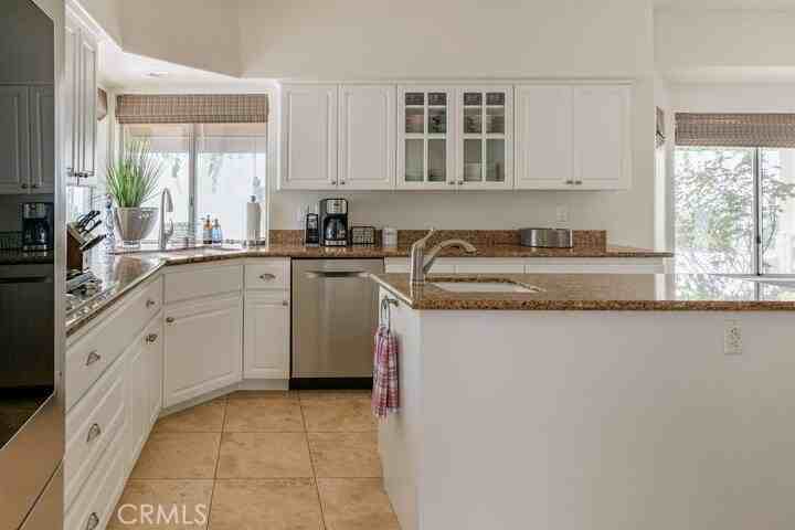 44451 Kings Canyon Ln - Photo 3 of 30