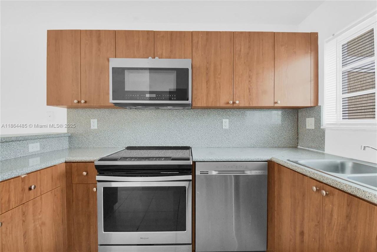 13958 Sw 260th St - Photo 3 of 8