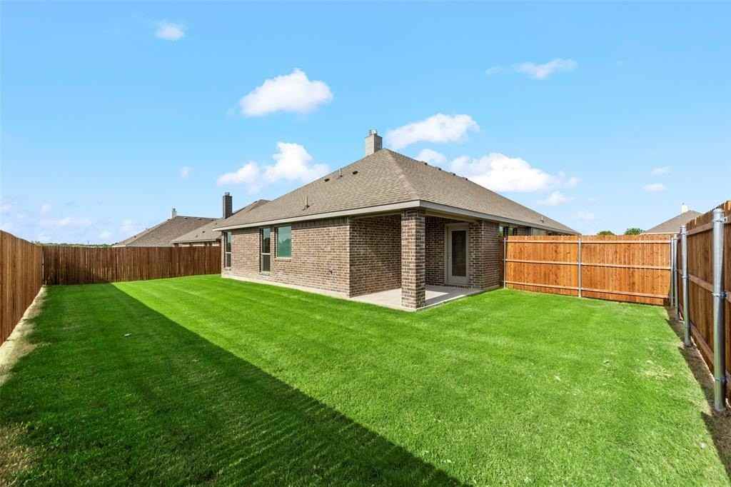 312 Pennington Rd - Photo 3 of 9