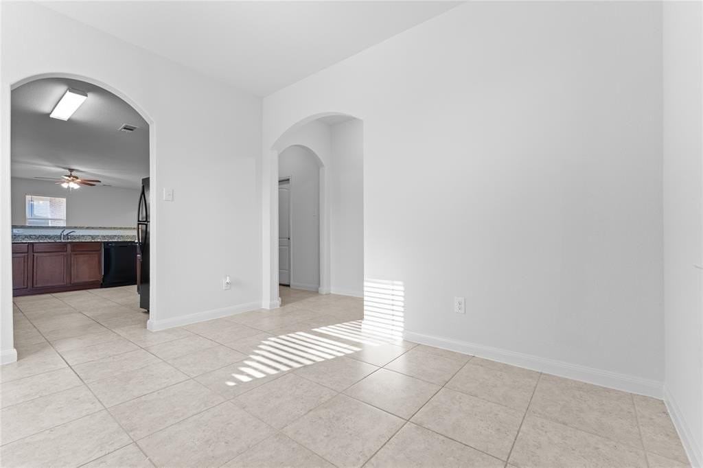 1815 Hot Springs Way - Photo 4 of 22