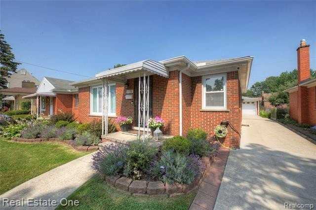 8126 Dale Street - Photo 7 of 50