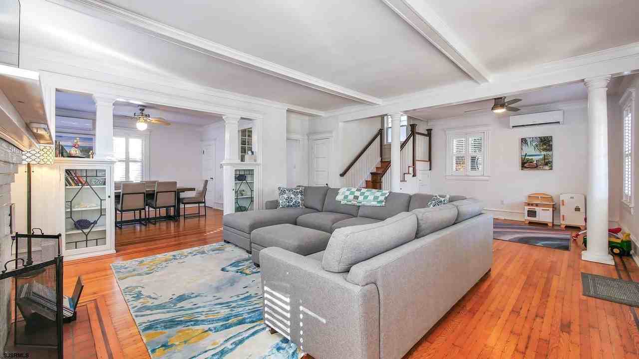 5403 Ventnor Ave - Photo 3 of 34