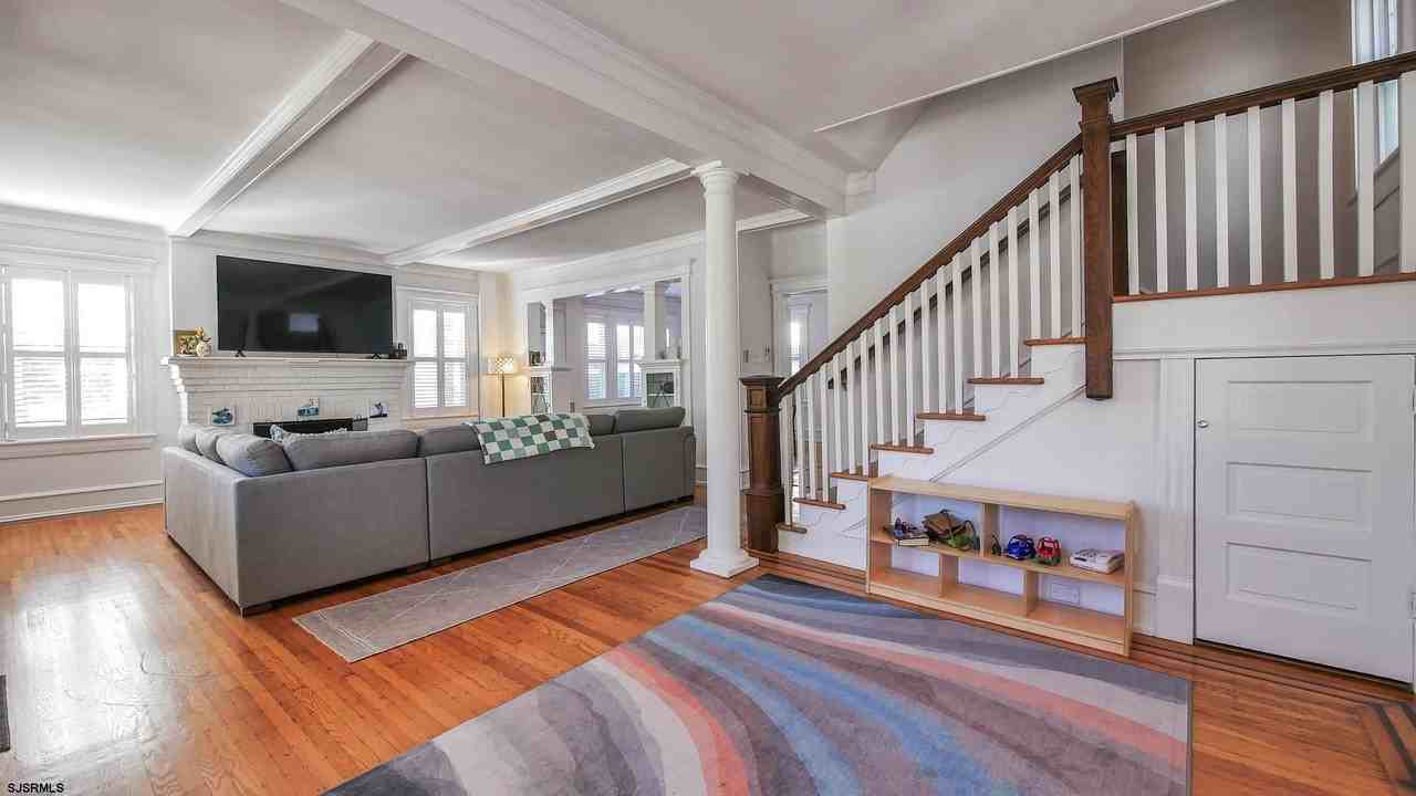 5403 Ventnor Ave - Photo 7 of 34