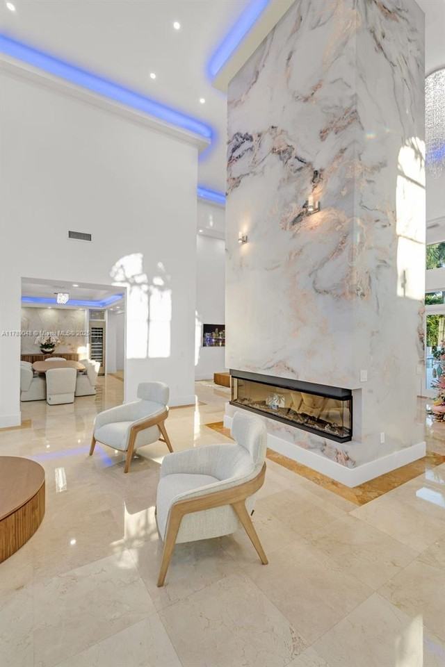 Sw 130th Ter - Photo 3 of 8