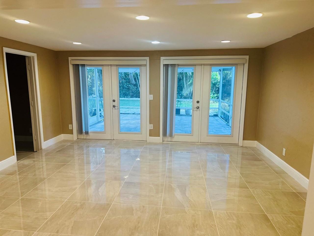 1083 Sw 25th Pl - Photo 3 of 23