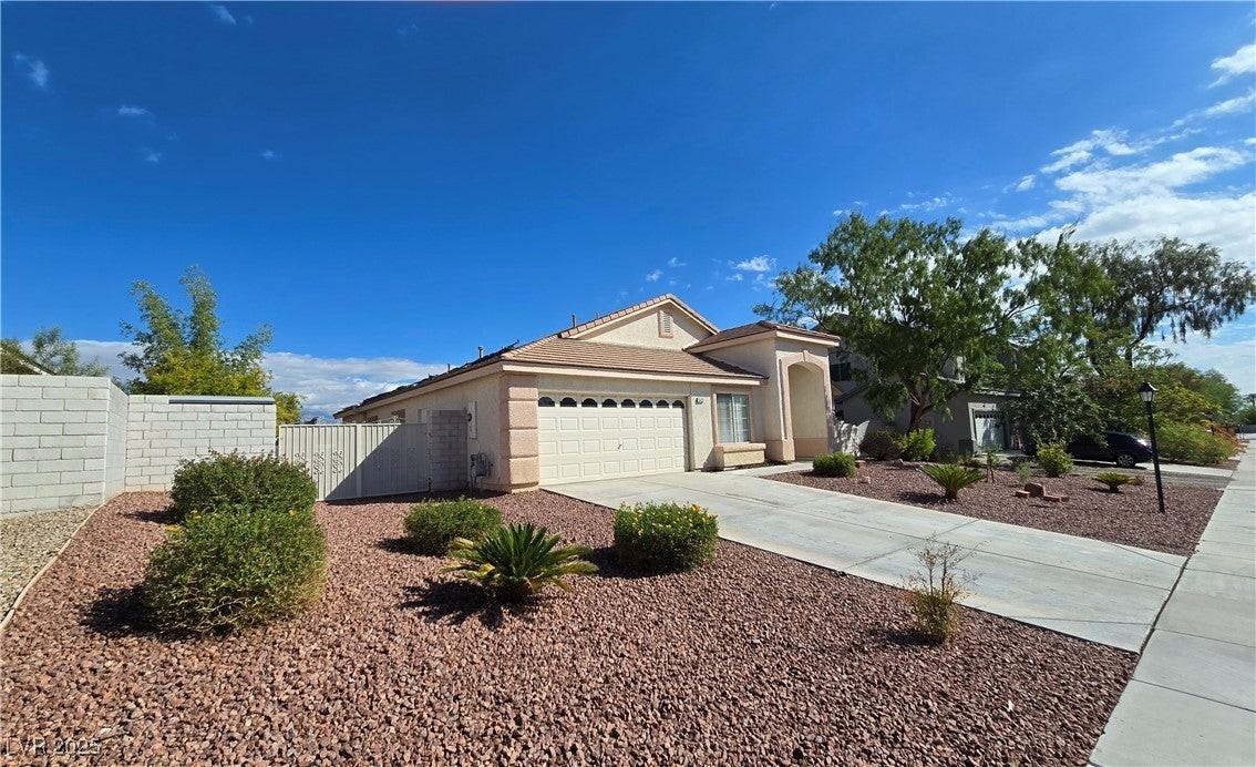 8492 Brody Marsh Ave - Photo 2 of 26