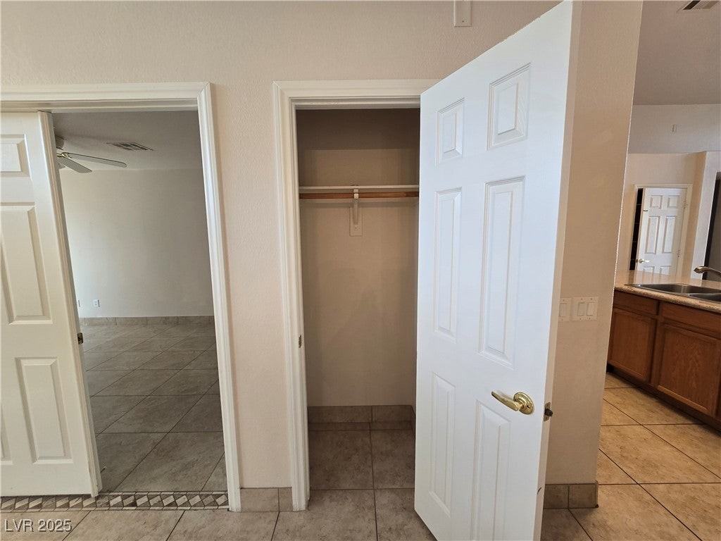 8492 Brody Marsh Ave - Photo 7 of 26