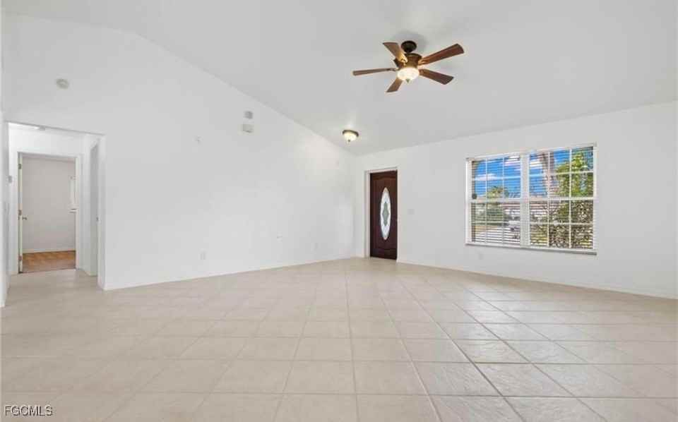 1134 Sw 28th Ter - Photo 5 of 18