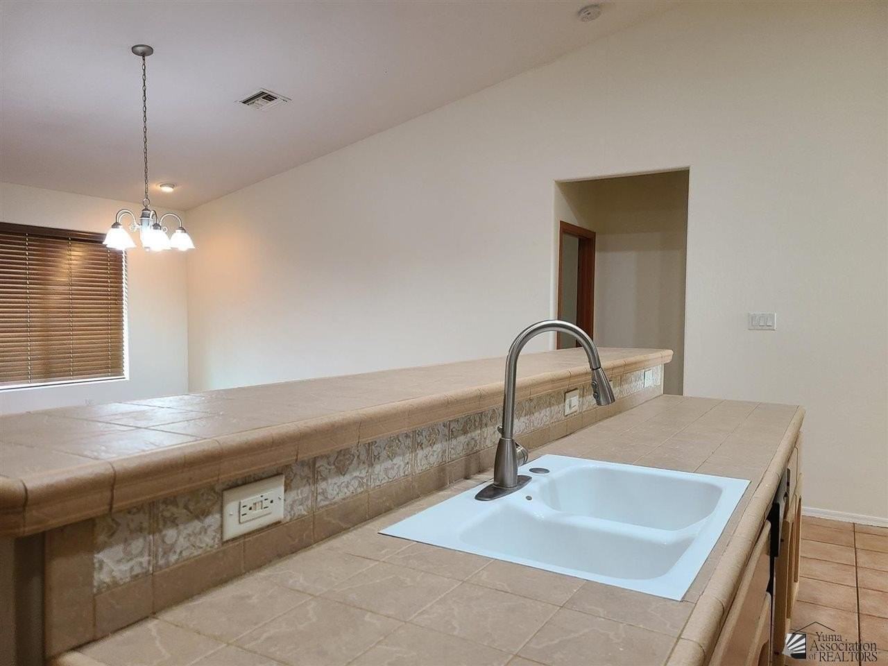 4846 West 30th Street - Photo 6 of 24