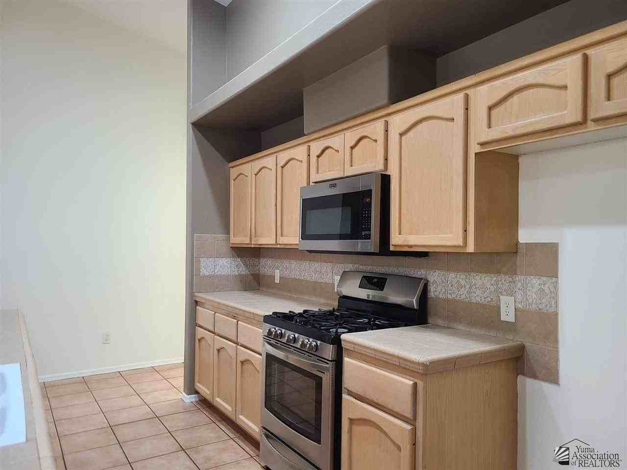 4846 West 30th Street - Photo 7 of 24