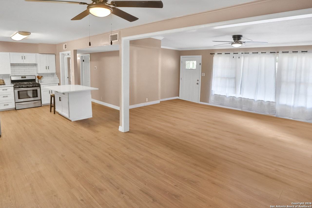 407 Mcneel Rd - Photo 4 of 20