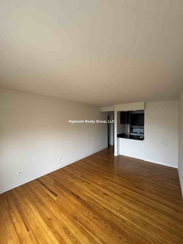 6830 N Sheridan Rd #561 - Photo 5 of 12