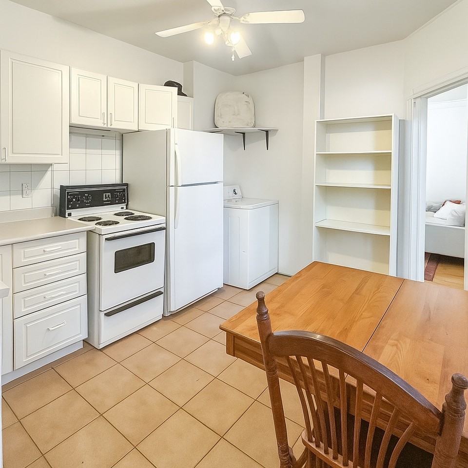 3681 Avenue Coloniale - Photo 4 of 9