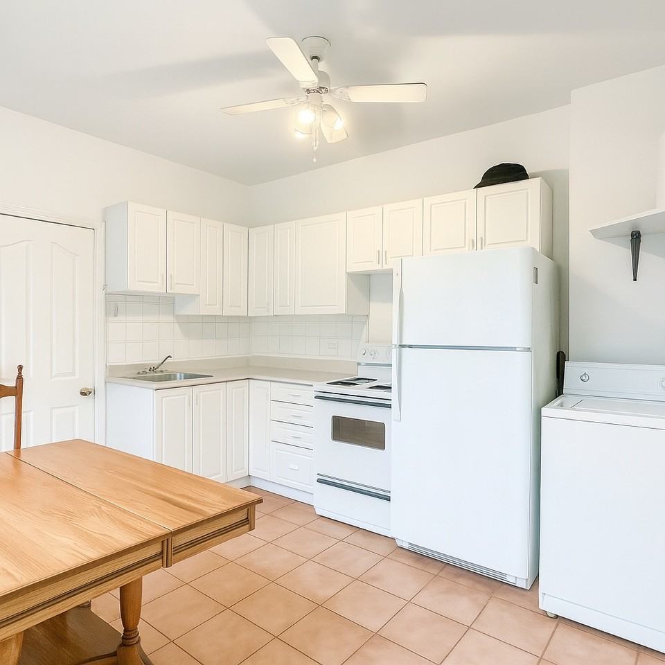 3681 Avenue Coloniale - Photo 6 of 9