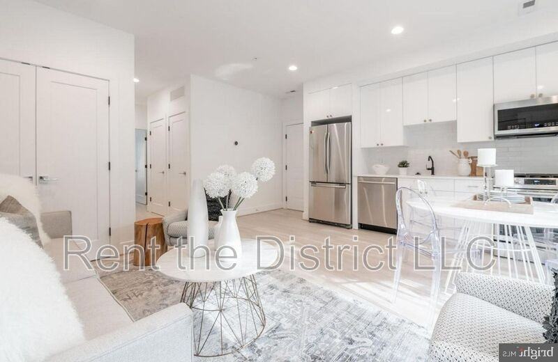 1415 Oak St Nw #201 - Photo 2 of 14