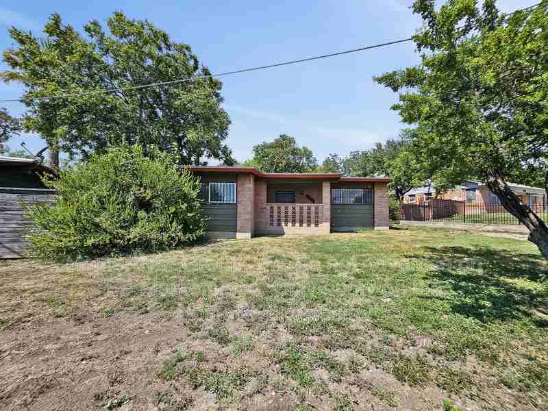 107 E Skyview - Photo 2 of 21