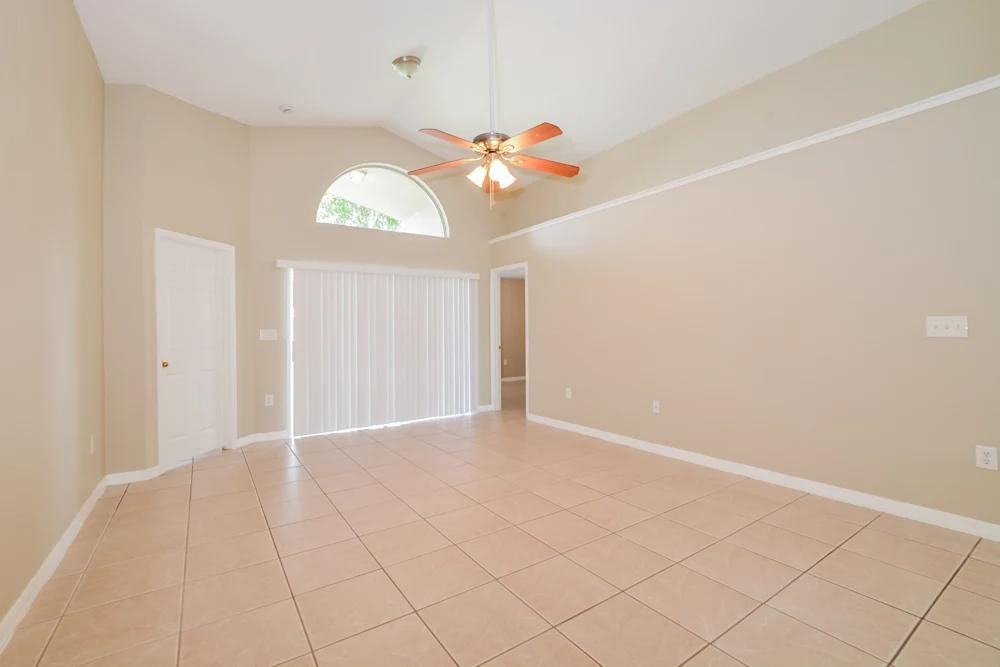 12540 Lynchburg Ct - Photo 3 of 11