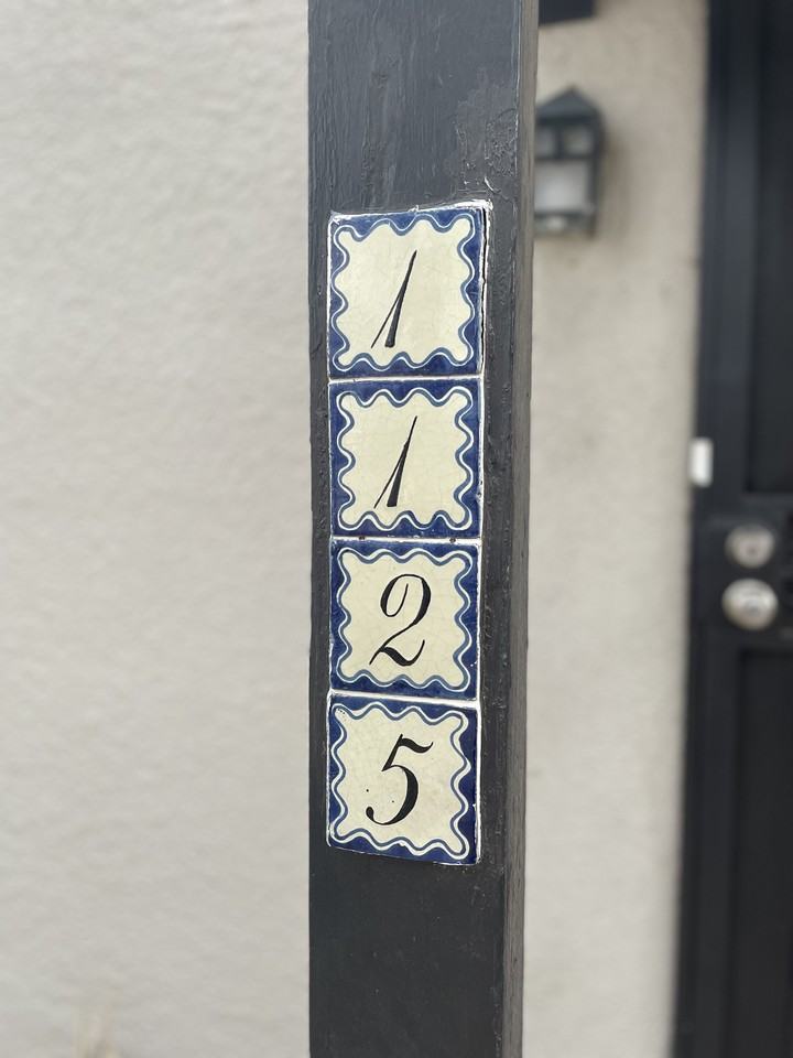 1119 Gold Ave Sw - Photo 2 of 20