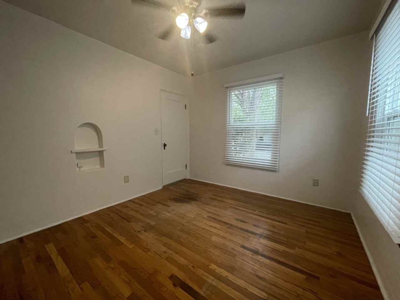 1119 Gold Ave Sw - Photo 3 of 20