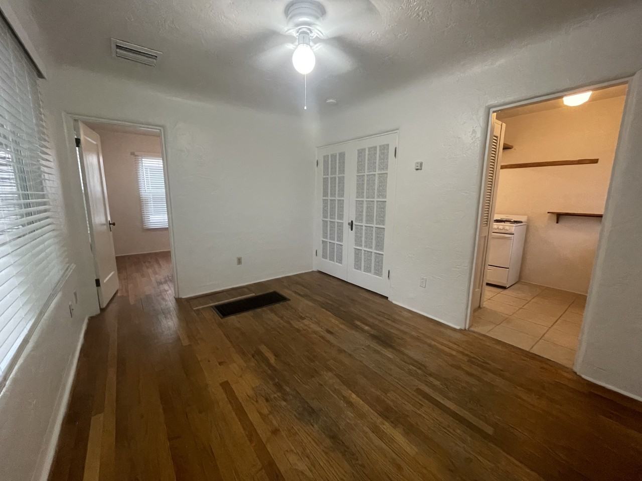 1119 Gold Ave Sw - Photo 5 of 20