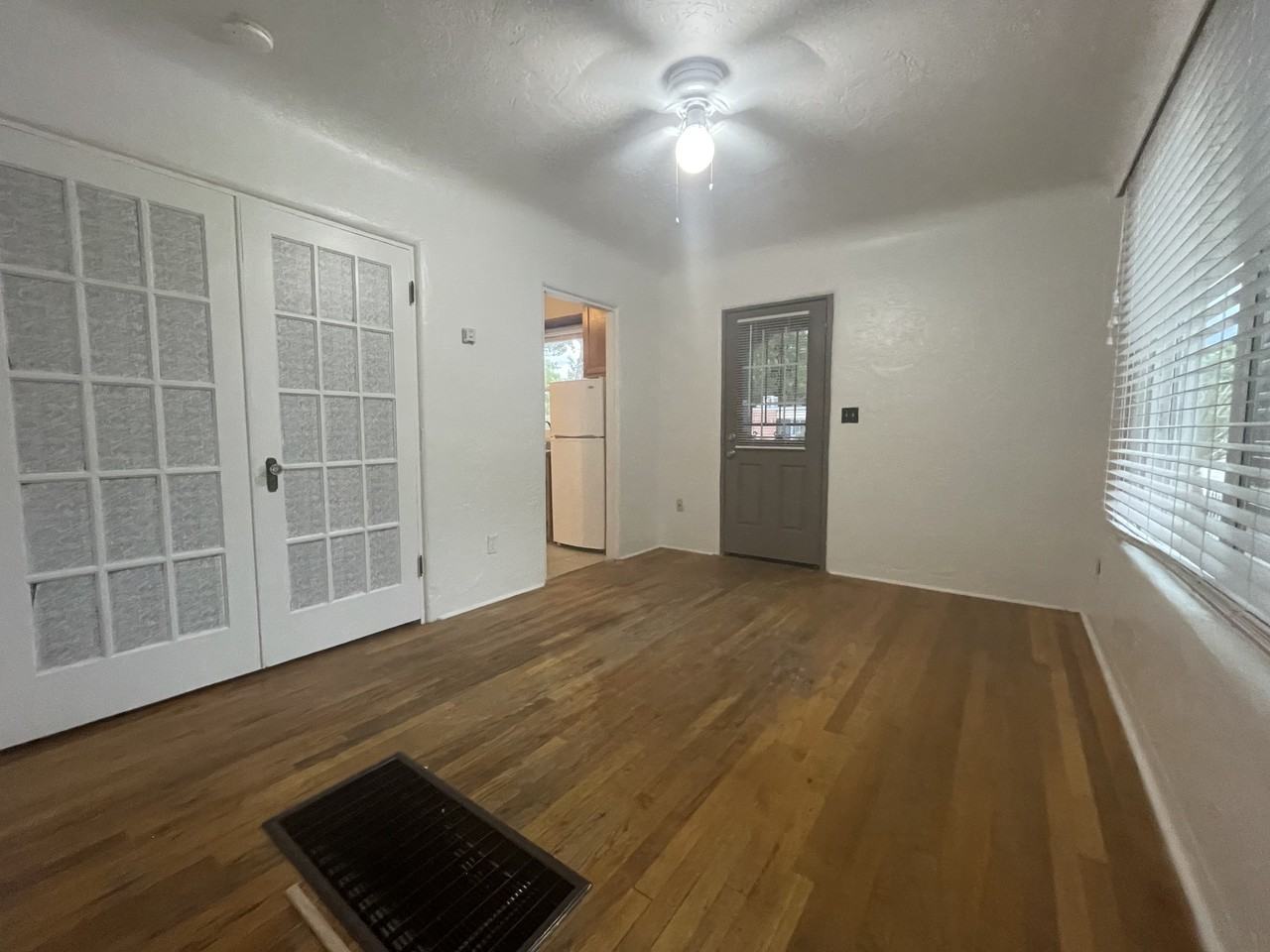 1119 Gold Ave Sw - Photo 4 of 22