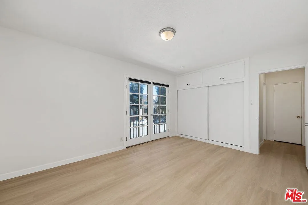 2621 Centinela Ave - Photo 2 of 14