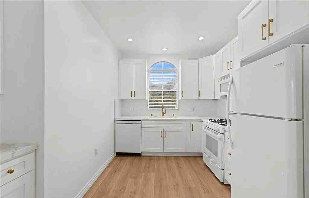 20000 Plum Canyon Rd - Photo 2 of 21