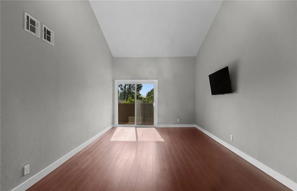 25811 Tournament Rd - Photo 2 of 11