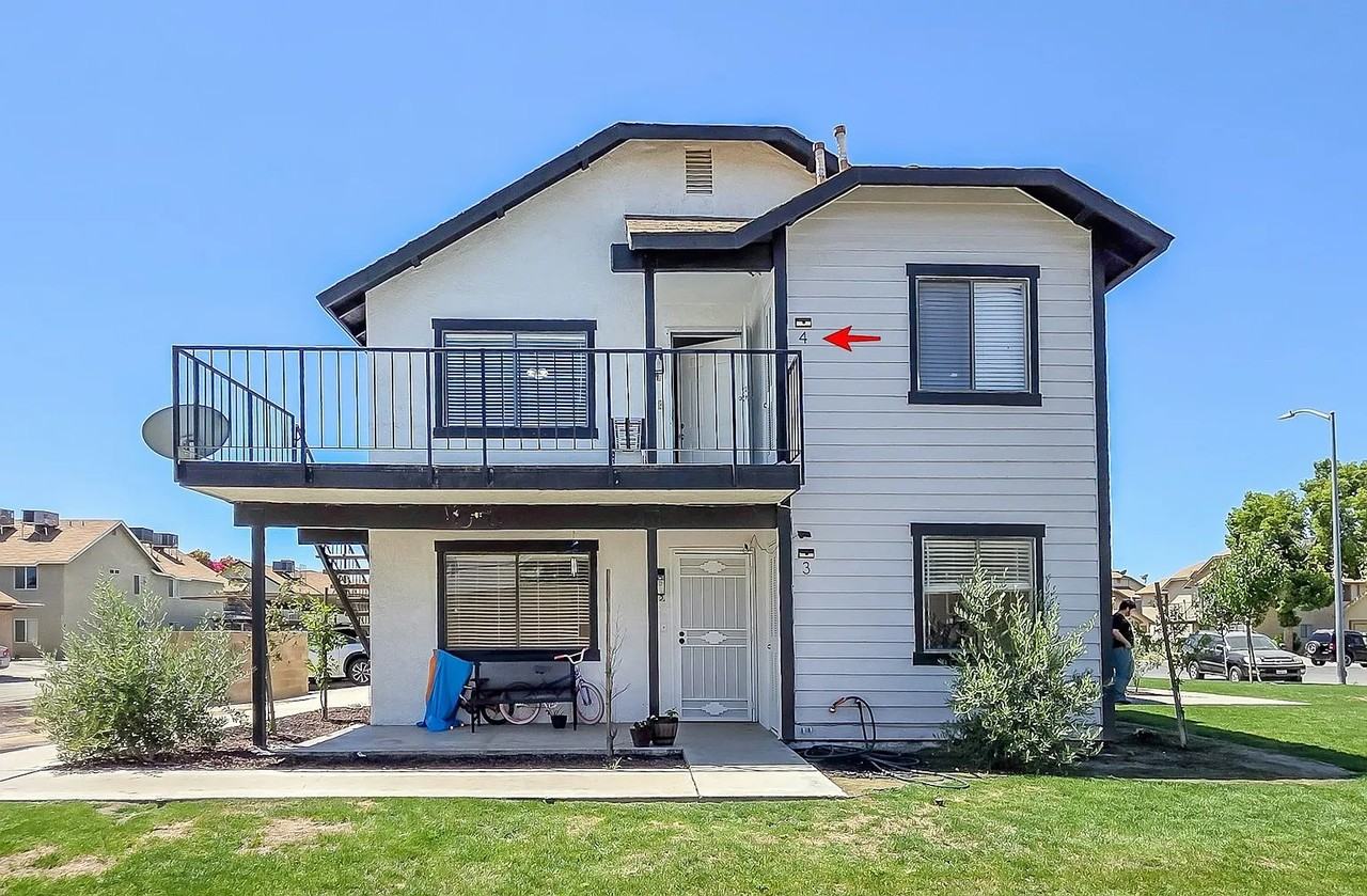 2704 Villalovos Ct - Photo 2 of 13