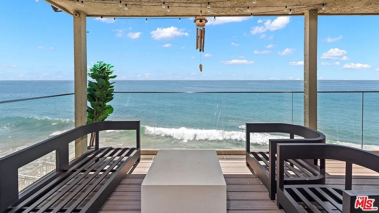 19742 Pacific Coast Hwy - Photo 2 of 8