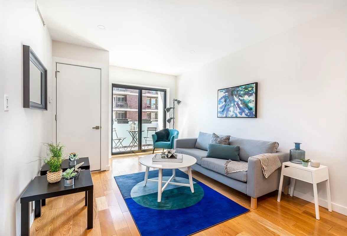 2117 31St Ave - Photo 2 of 7