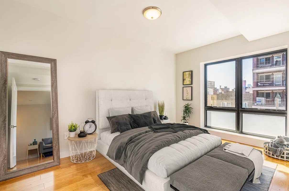 2117 31St Ave - Photo 3 of 7